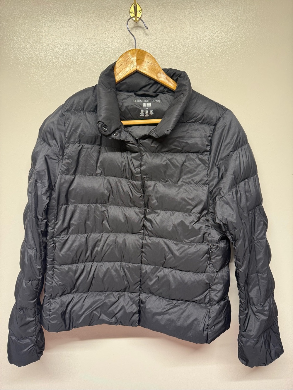 Uniqlo Black Women's Ultra Light Down Puffer Jacket